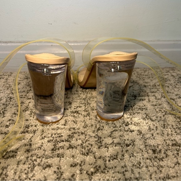 Steve Madden Camille Clear Strappy Block Heeled Sandals Size 8 - Picture 6 of 9